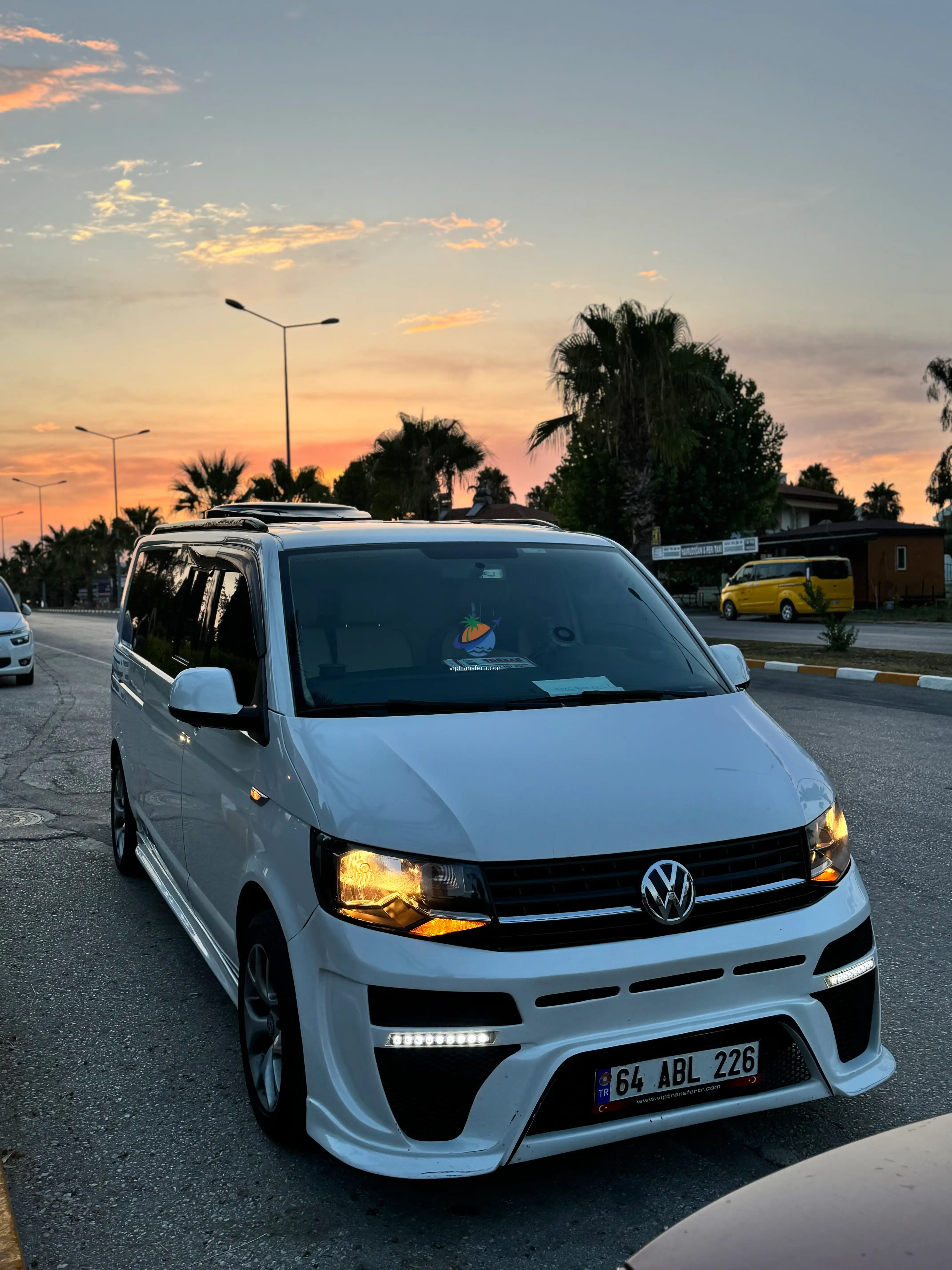 Economic Vip Minivan